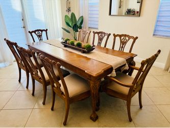 Custom North Carolina Solid Wood Chippendale Claw on Ball Dining Table Set & matching Server/Buffet.