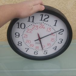 Quartz Staples Clock