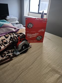 Milwaukee Circular Saw 