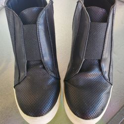 Womens Size 8 Wedge Sneakers