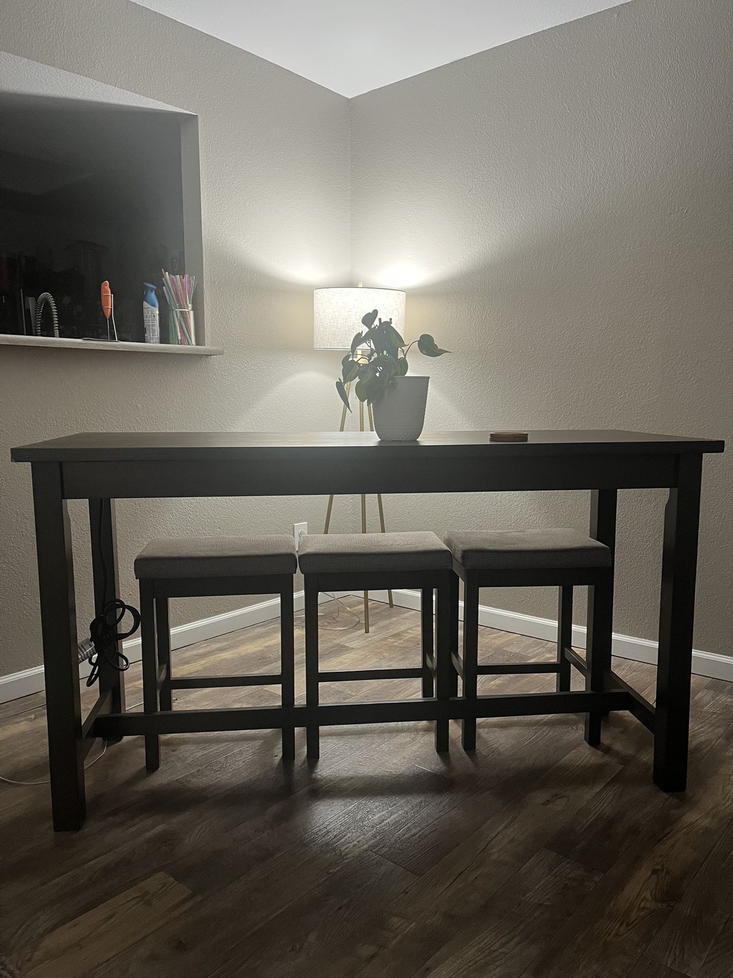 Dinning Table