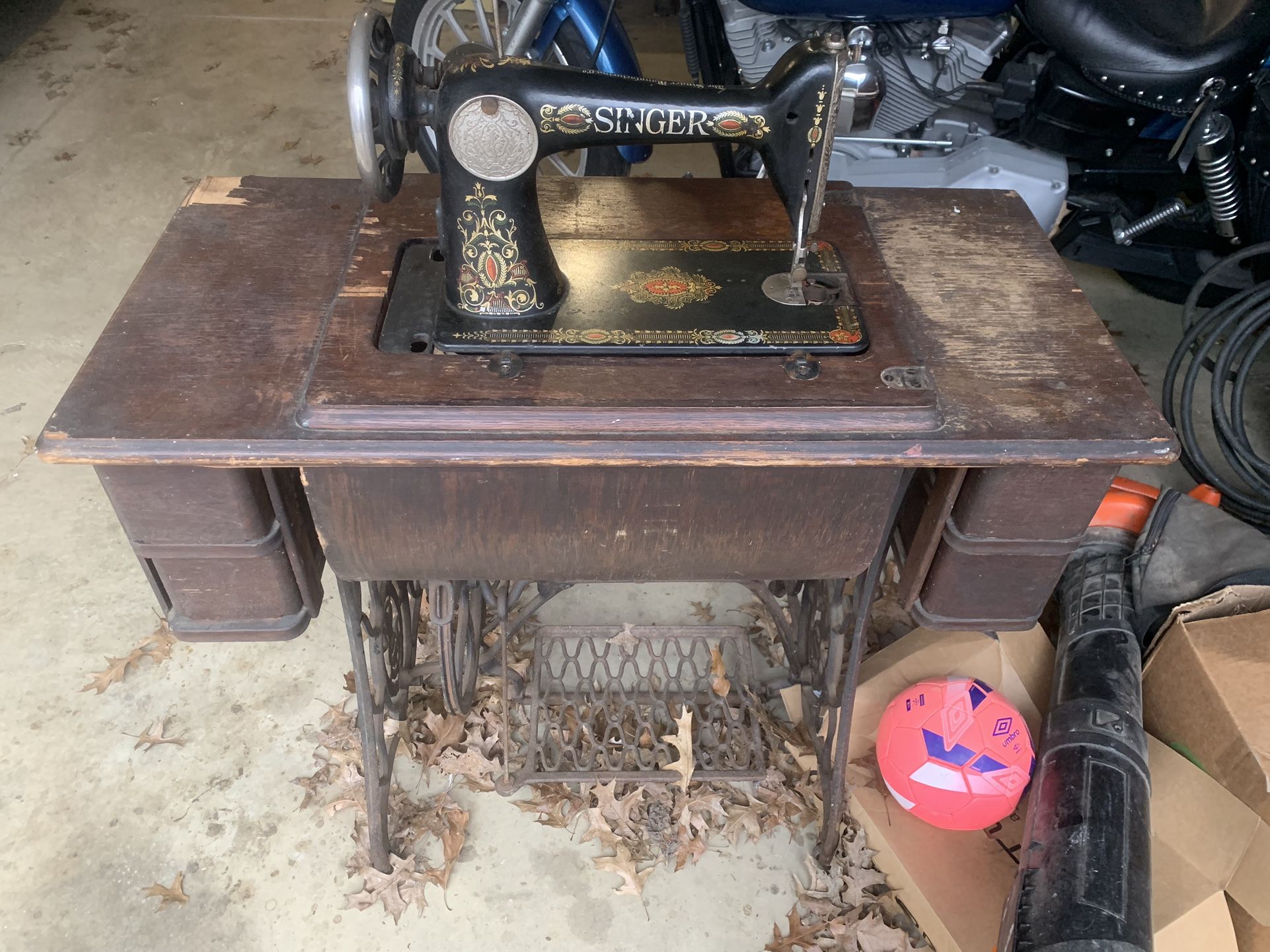 Singer Sewing Machine Table 