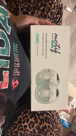 Motif aura glow hands free breast pump