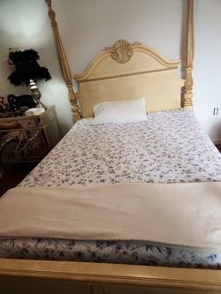 The bed is an expensive bed it's Queen size but I'm looking for a 50. Come pick it up