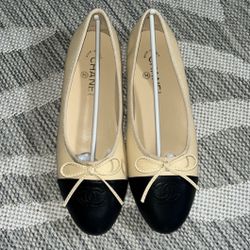 Chanel Ballerina Two Tone CC Logo Flat