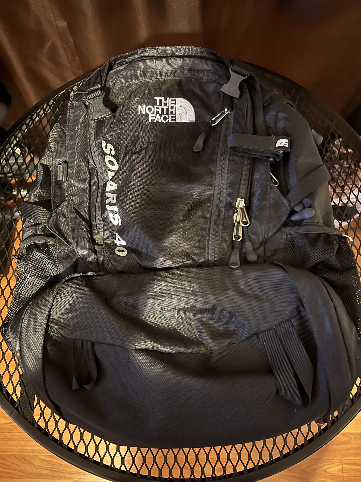 The North Face Solaris 40 Black Hiking Backpack Bag AJQT T118/T518