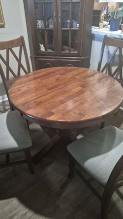 Round to Oval Wooden Dining Table Set with Butterfly Leaf & 4 Chairs