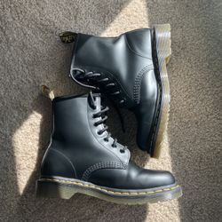 Doc Martens 1460 Smooth Leather Lace Up Boots Size 7 Women