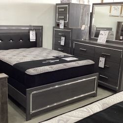 Lodanna 4pc King Panel Bed Set