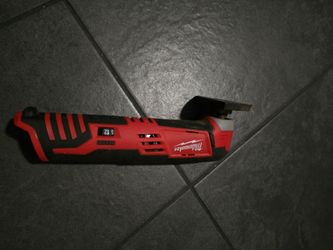 Milwaukee M12 Cordless Oscillating Multi-Tool