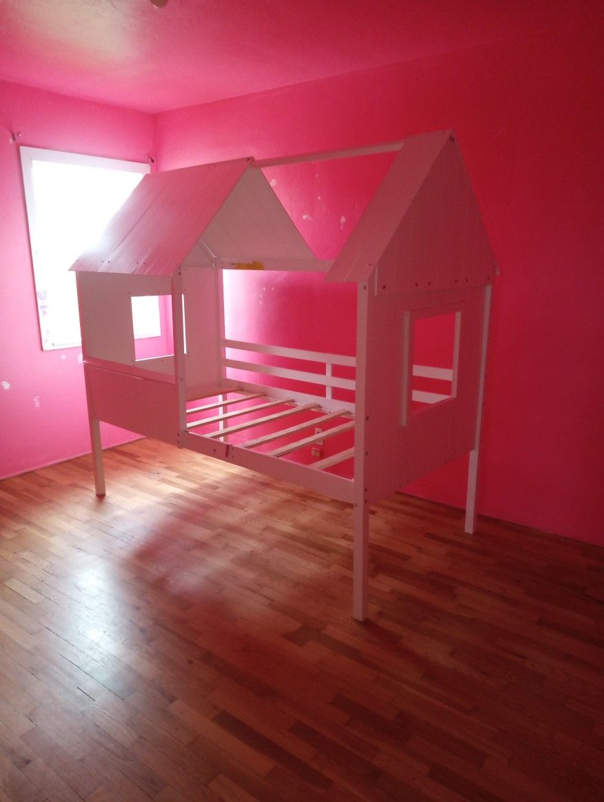 Twin Size House Bed