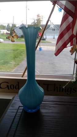 Beautiful baby blue 8 inch vase