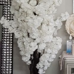 Gorgeous White Flower Tree W Vase