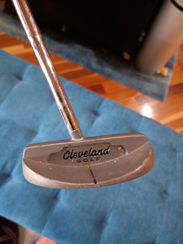 Cleveland Youth Mallet Golf Putter 24 Inch