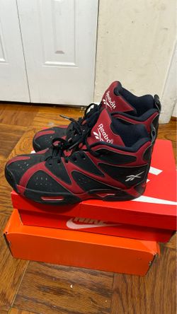 Size 8 1/2 barely worn Reebok