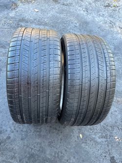 Set of 2 nice Michelin Pilot Sport All season4  295/35/21 ( We install & balance)