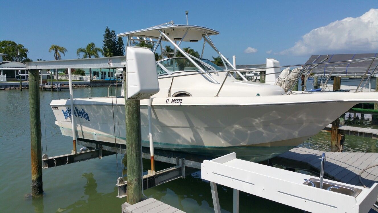 1996 Proline 231 walk around