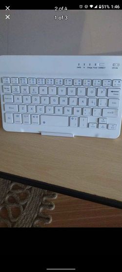 Bluetooth mini keyboard with stand
