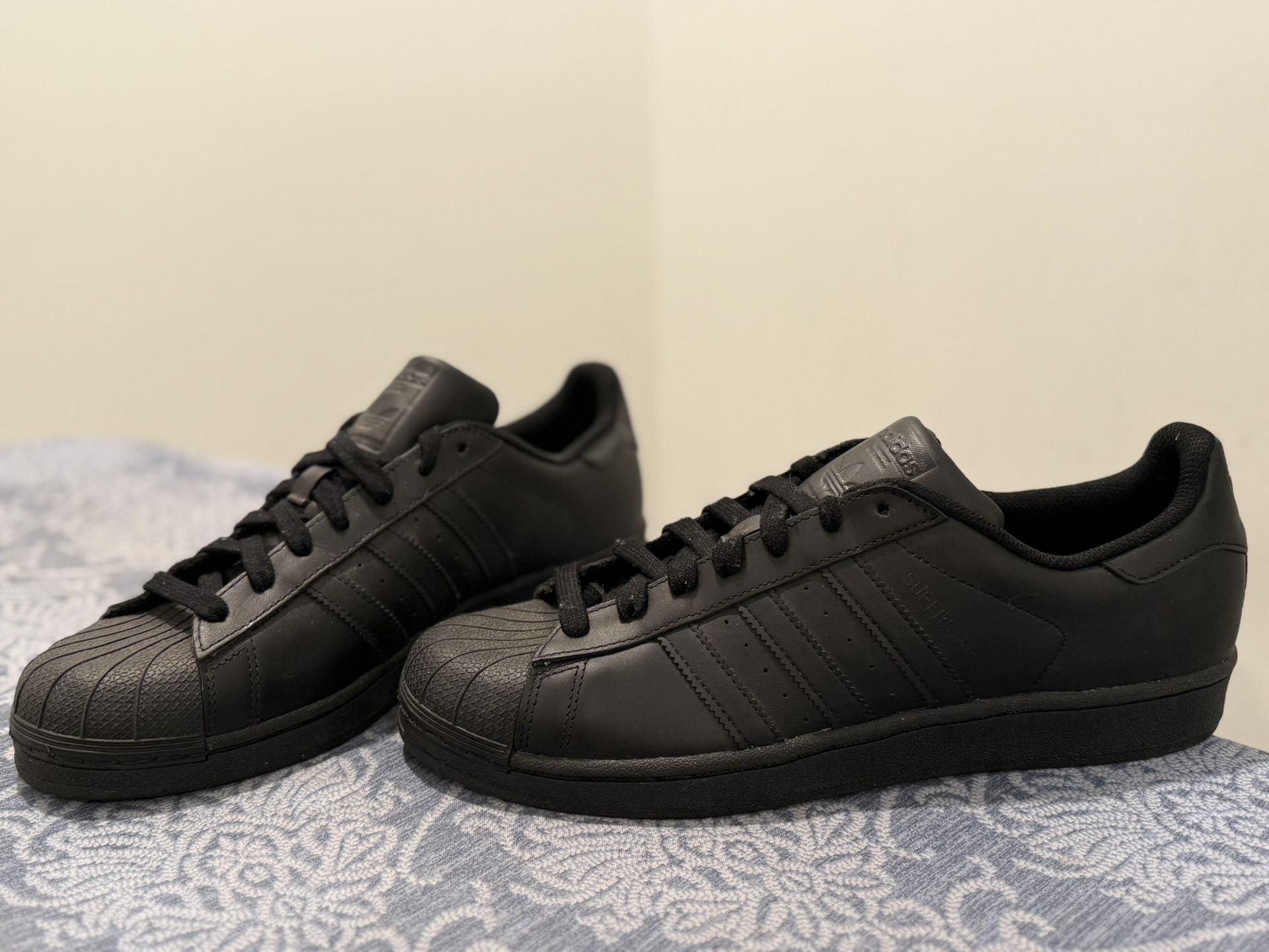 adidas mens Superstar Shoes Mens US 11