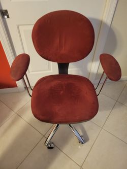 Dest chair   goodcondition