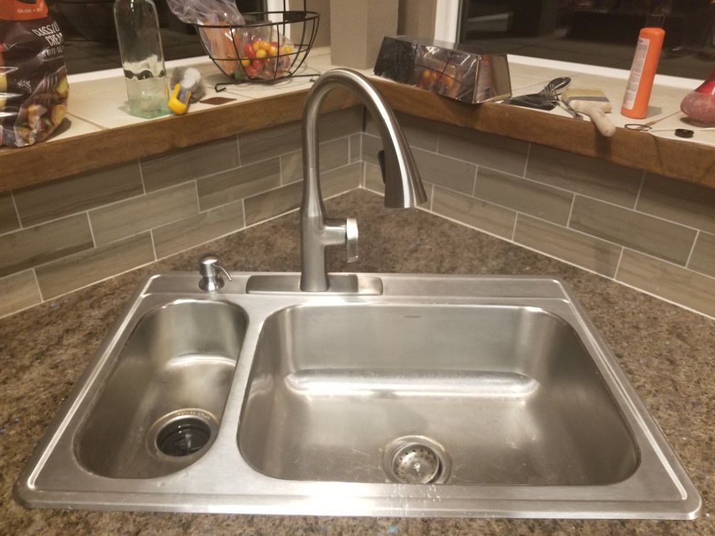 33" Kitchen sink and faucet