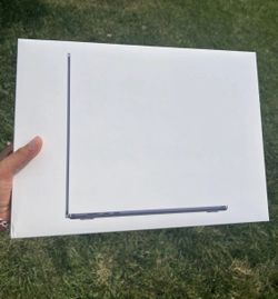 15” Apple MacBook Air laptop m4 chip 16gb 256gb