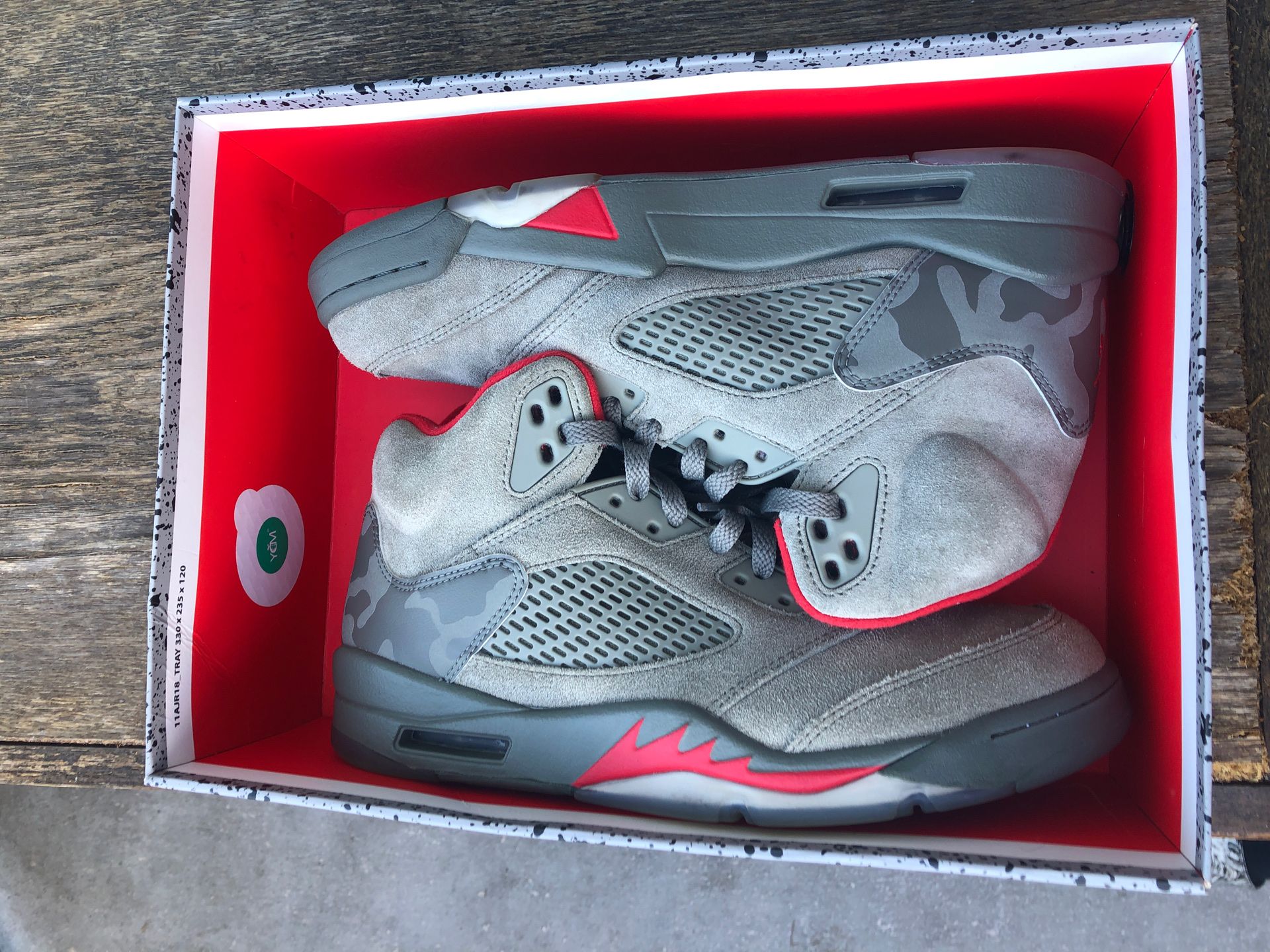 Jordan retro 5 size 9