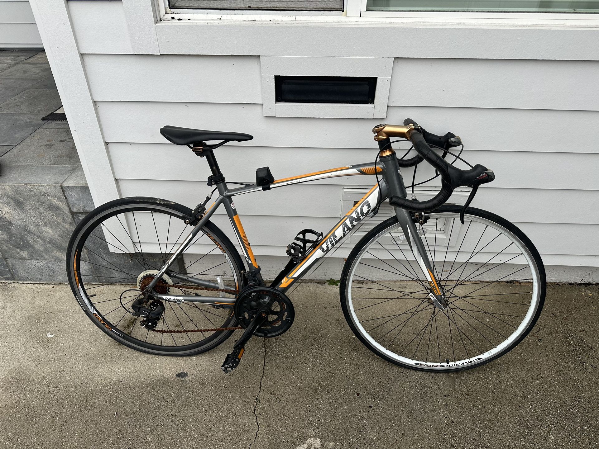 Vilano Shadow 3.0 Road Bike with Integrated Shifters