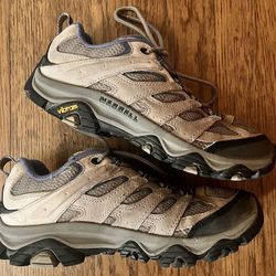 WOMENS MERRELL HIKING SHOES