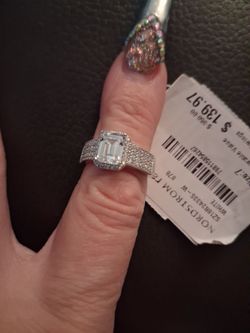 Ring - Suzy Levine