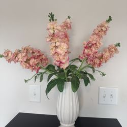 Big Flowers Vase (2ft Height)