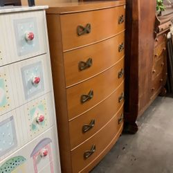 5 Drawer Chest Of Drawers Vintage Dresser Solid Wood W/ Wood Veneer 