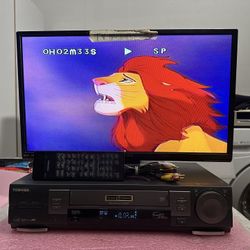 Toshiba W707 VCR/VHS Player/Recorder 6 Head Pro Drum V3 Technology With Remote 