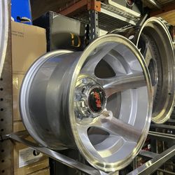 Rines Estilo Carusi 15” 15x10 15 Por 10 Anchos Para Trokas Ford Y Dodge 5 Birlos 5x5.5 5x139.7