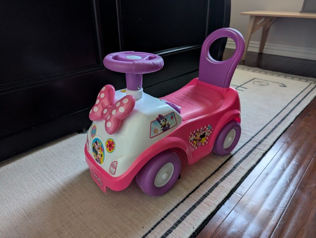 Brand New Minnie Mouse Push/Pull Ride Along Car