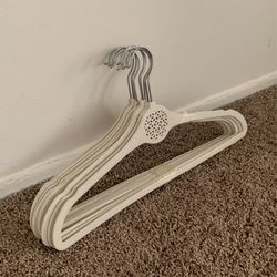 Plastic Hanger (10ea)