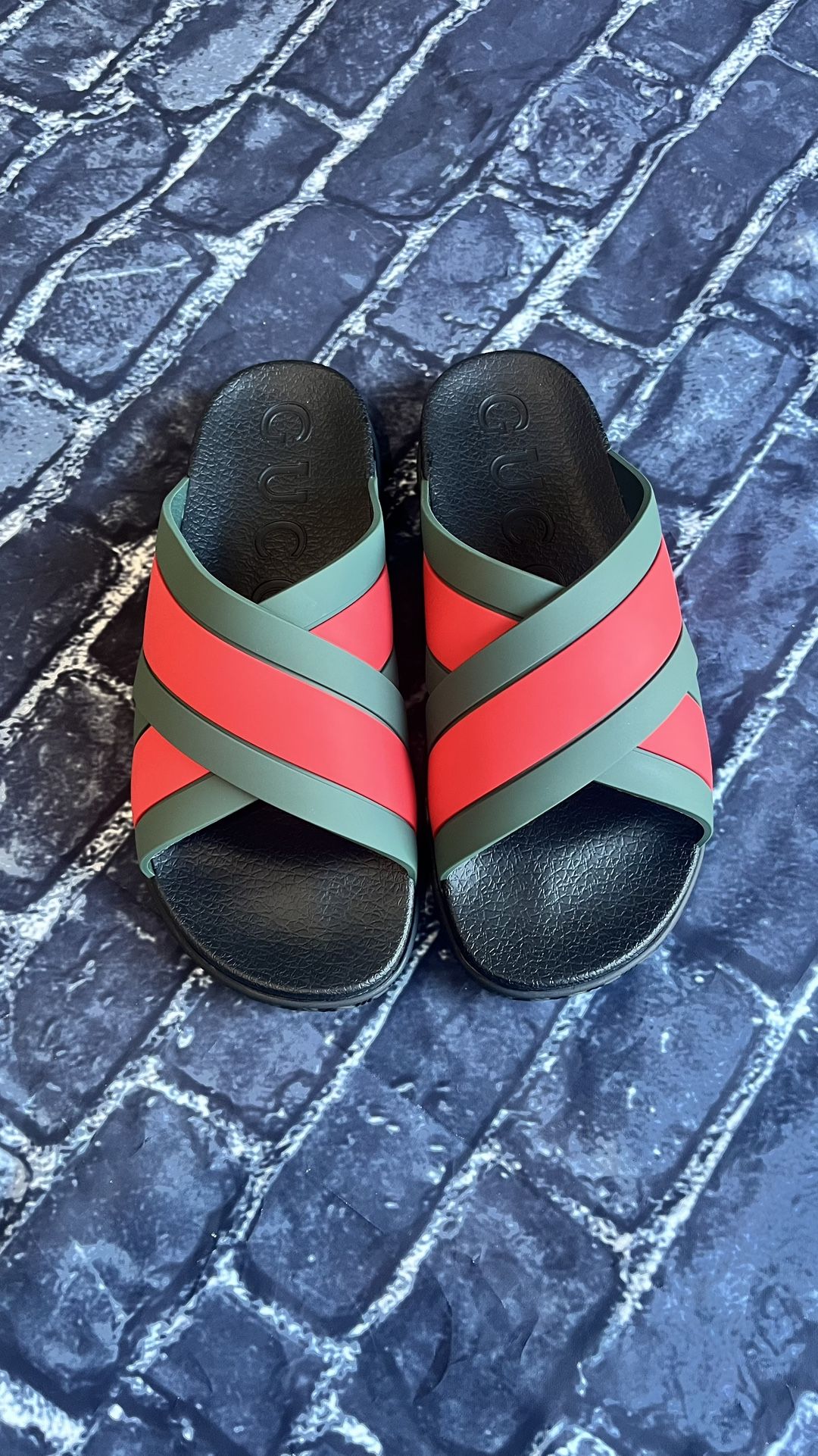 Gucci Web cross sandals size 9