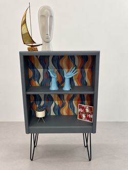 Custom Mid Century Modern Style Bookcase – with Colorful Retro Backsplash & Hairpin Legs