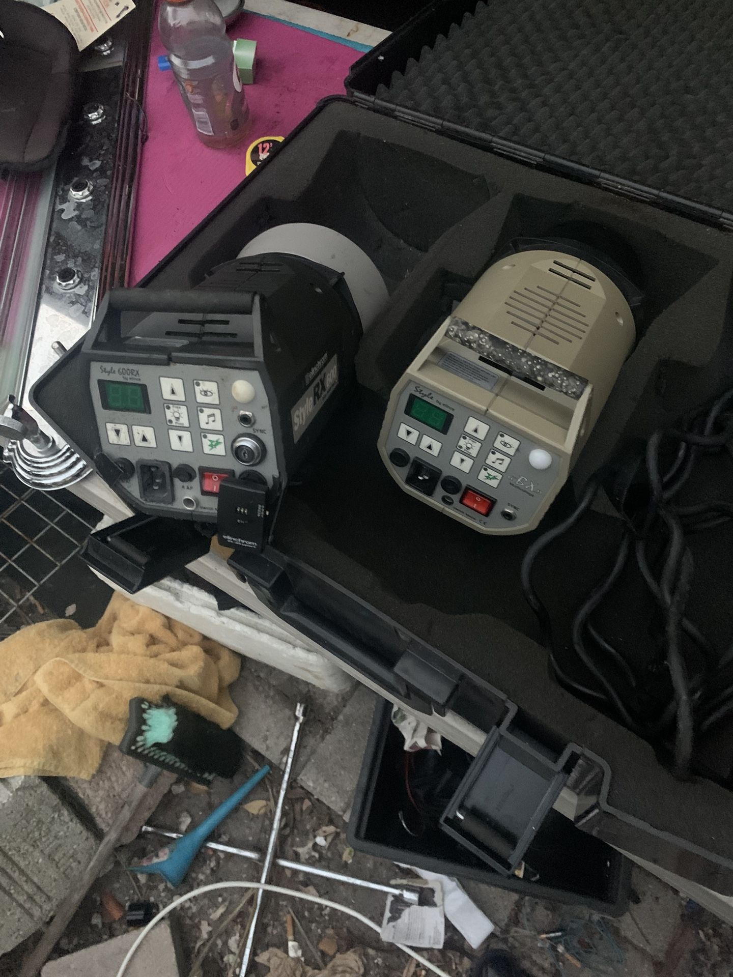 Elinchrom Studio Strobe Light Kit – Style RX 600 + Style 400BX + Hard Case – $420 (OBO)