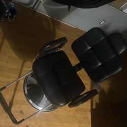 Barber Chair In Good Condition Looking For 200 OBO  