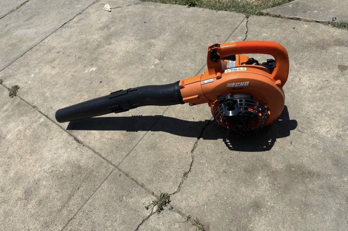 ECHO 170 MPH 453 CFM 25.4 cc Gas 2-Stroke Handheld Leaf Blower