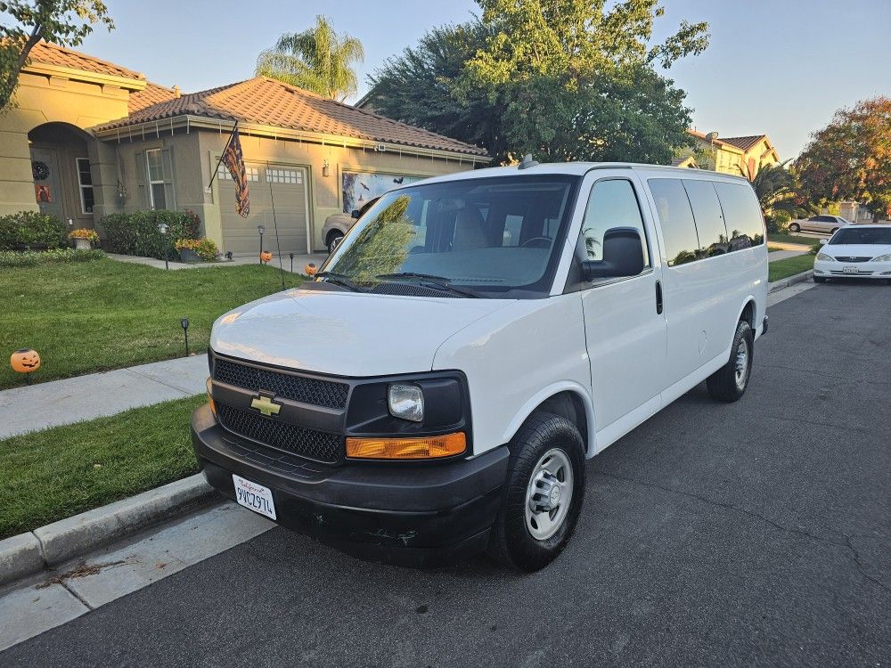 2017 Chevrolet Express 2500