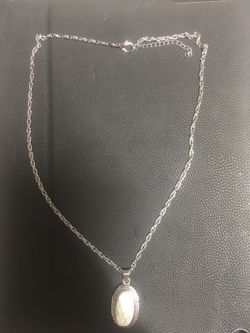 🦅Silver necklace with💎 beautiful stone ⛓