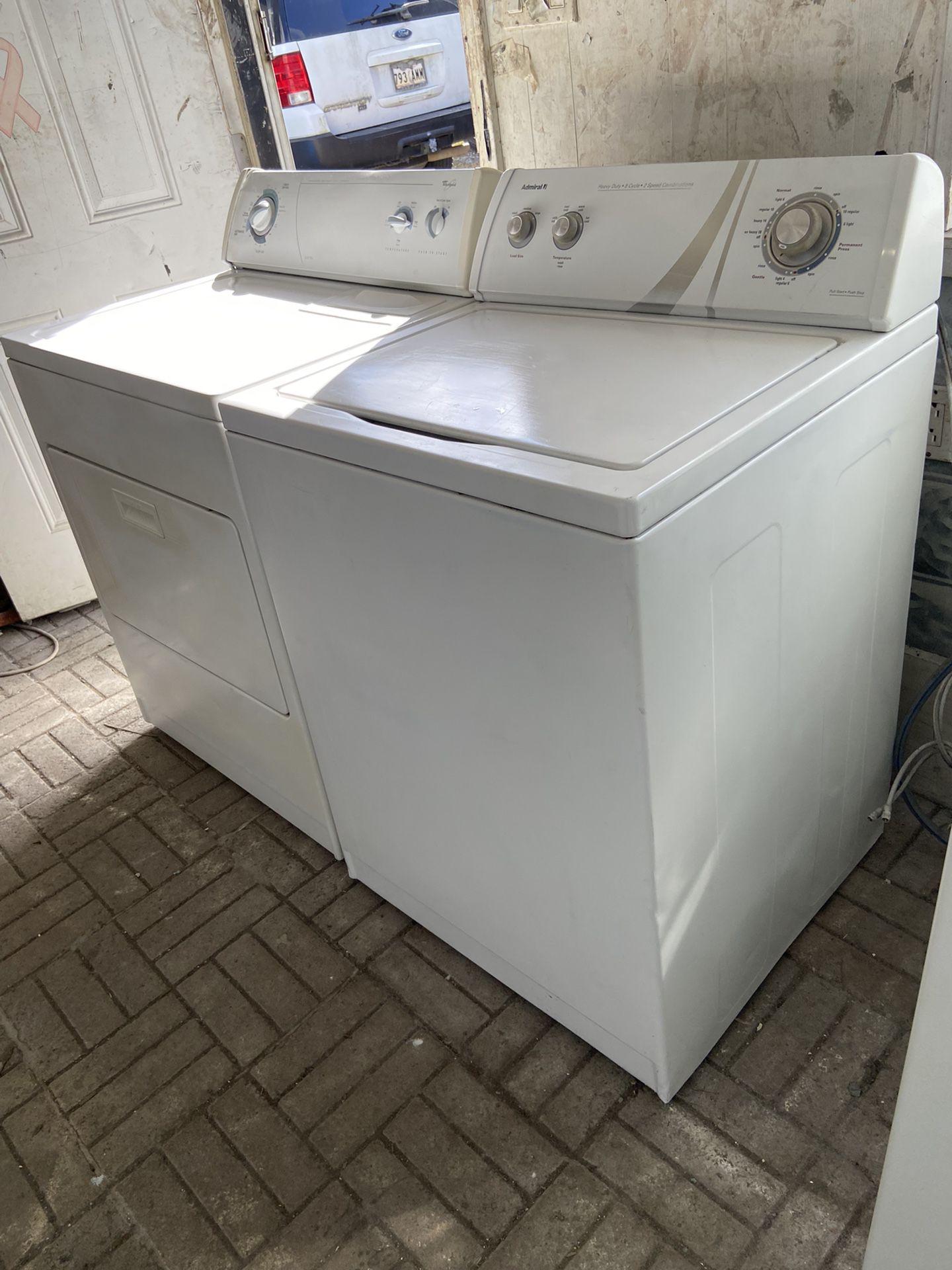 EXCELLENT RUNNING SUPER CAPACITY WHIRLPOOL WASHER & ELECTRIC DRYER SET! BOTH RUN LIKE BRAND NEW! NO ISSUES WITH EITHER ONE. ILL RUN BOTH FOR YOU THROU