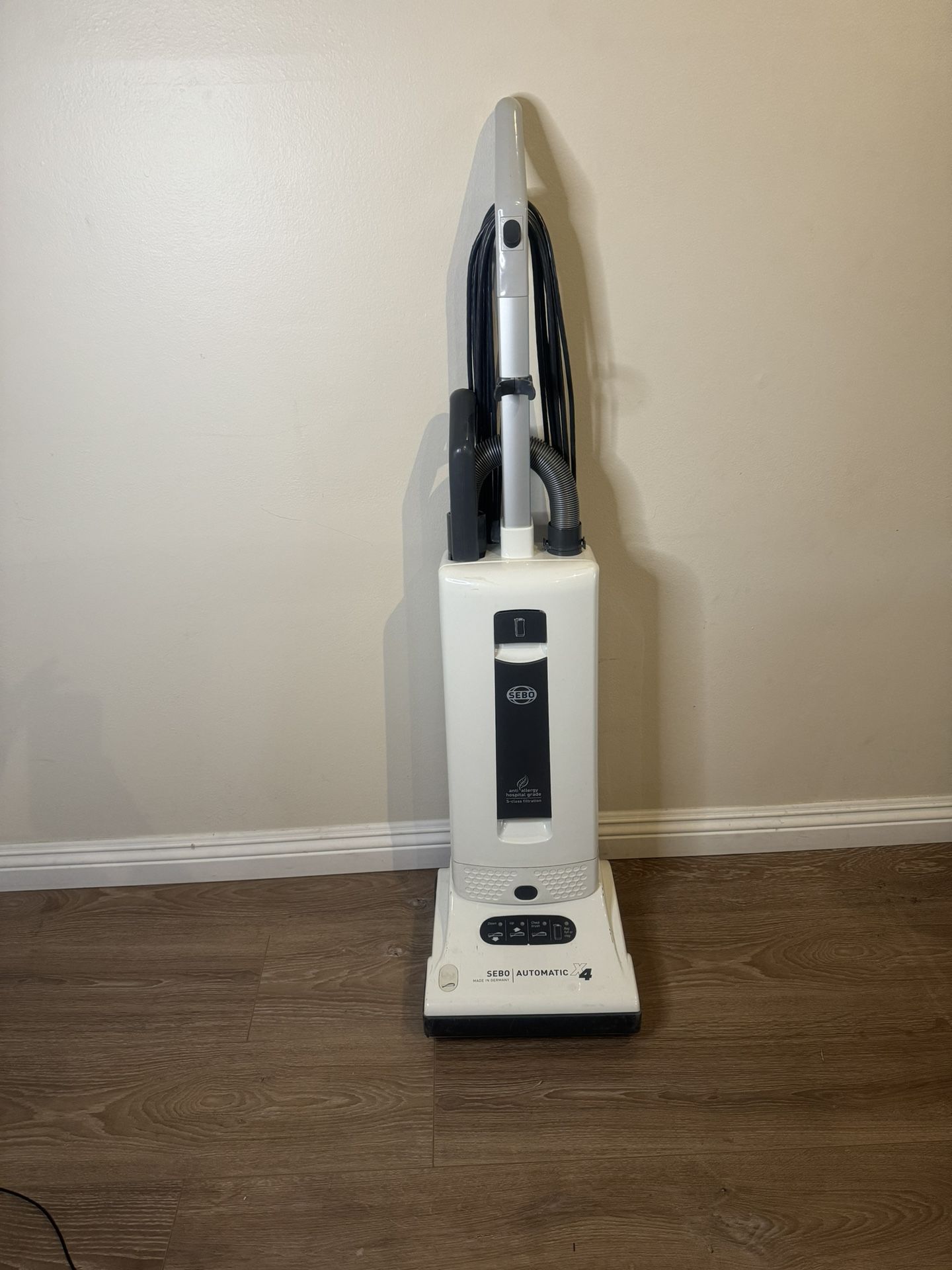 Sebo Automatic Vacuum