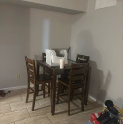 Dinning room table