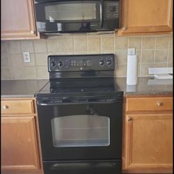 Full Kitchen Appliances In Black
