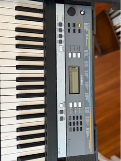 Yamaha Keyboard with Stand