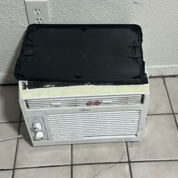 Window AC Works Good 