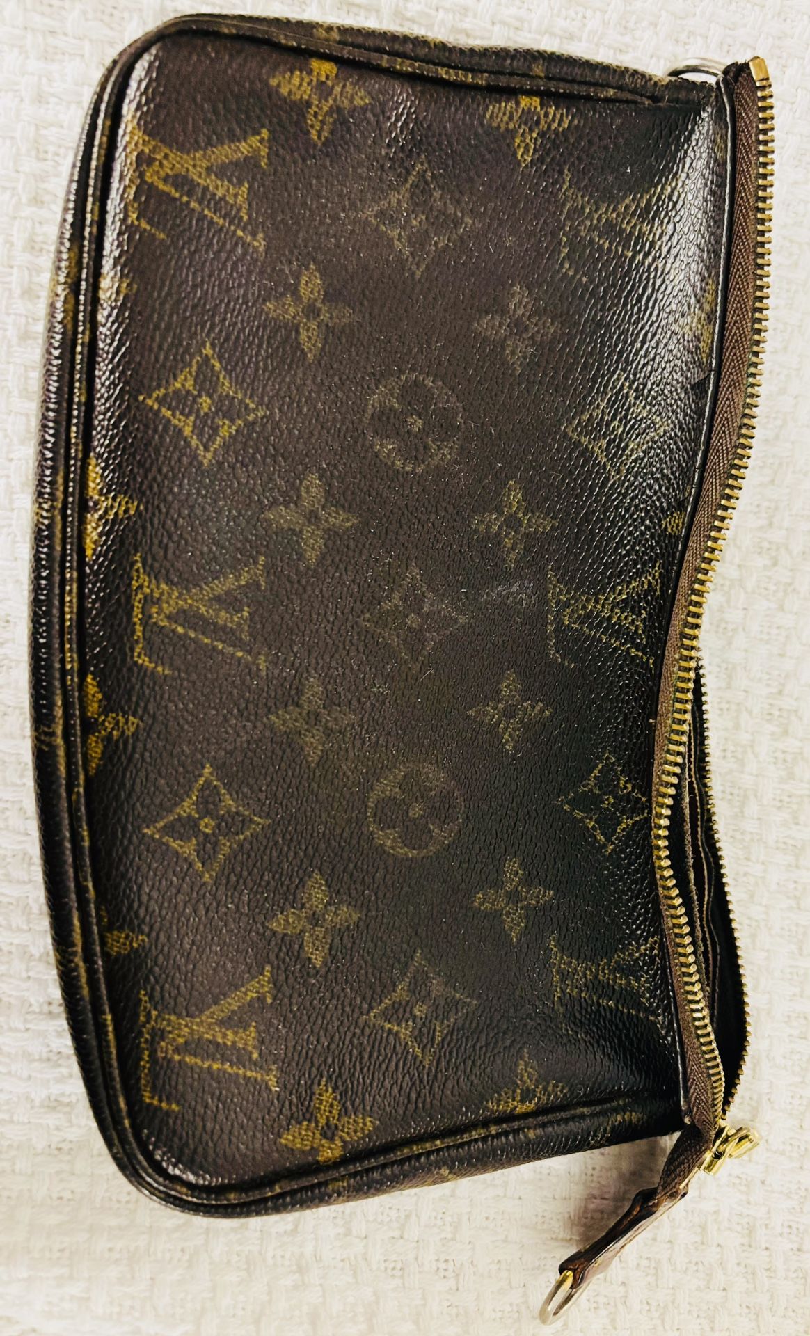 VINTAGE LOUIS VUITTON MONOGRAM CANVAS POCHETTE